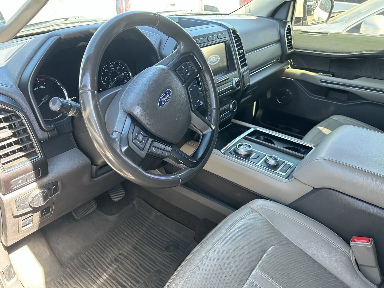 Used 2019 Ford Expedition Limited w/ Driver Assistance Package AWD/4WD image 13
