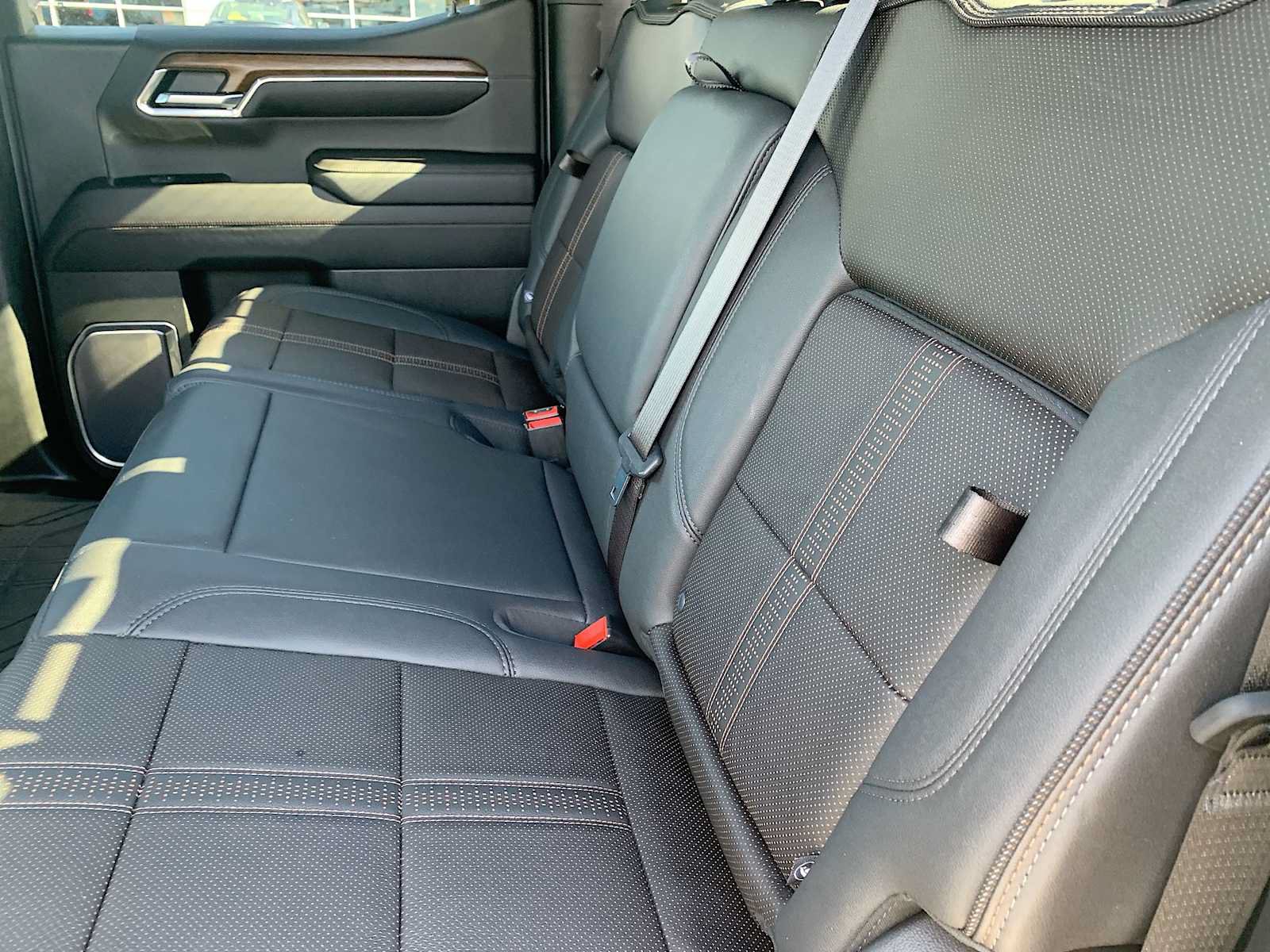 Certified 2023 Chevrolet Silverado 1500 High Country w/ High Country Premium Package AWD/4WD image 25