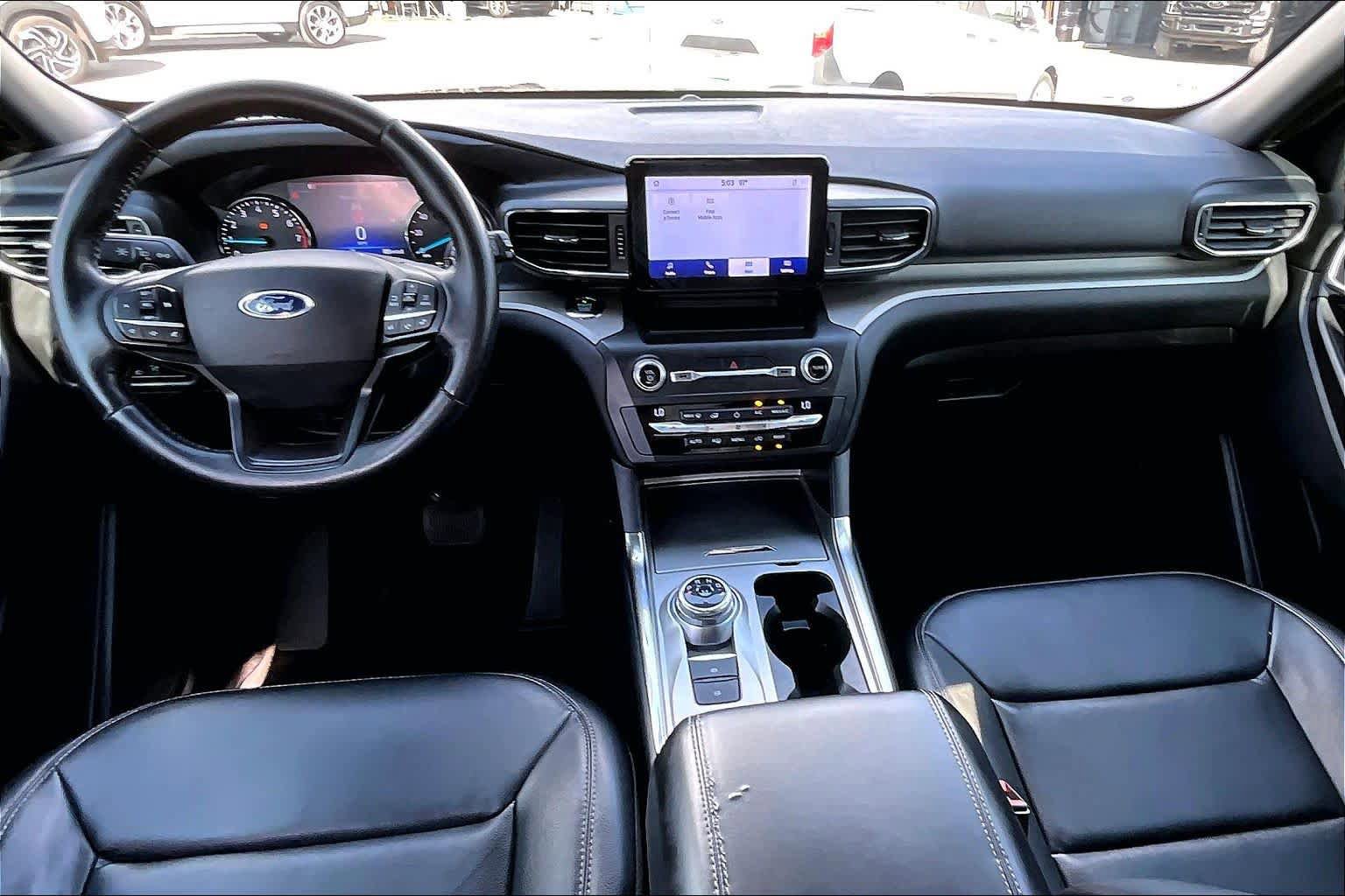 Used 2020 Ford Explorer XLT w/ Equipment Group 202A image 16