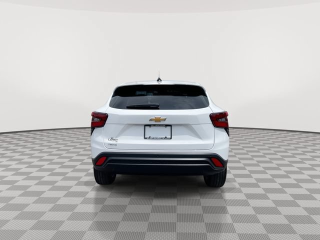 New 2026 Chevrolet Trax LS w/ LS Convenience Package FWD image 12