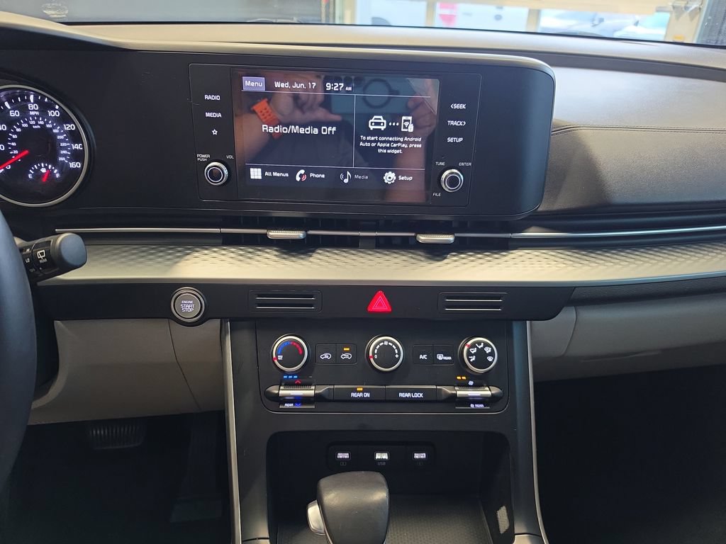 Certified 2022 Kia Carnival LX FWD image 25