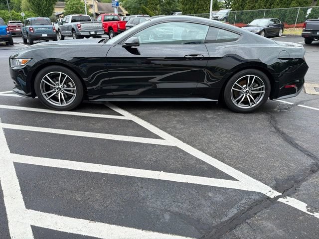 Used 2017 Ford Mustang Premium RWD image 4