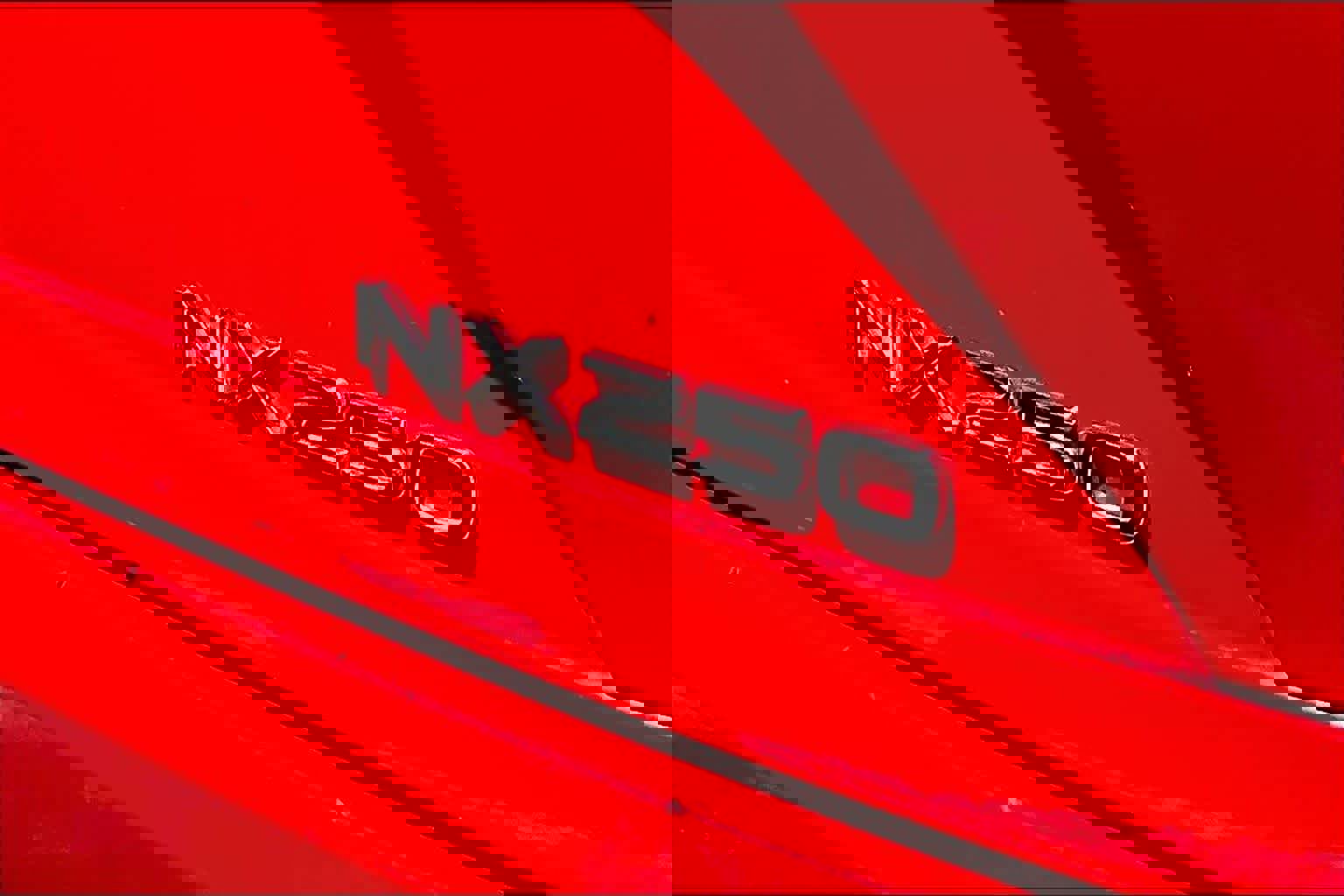 Used 2024 Lexus NX 250 FWD w/ Towing Package (2000 Lbs) image 10