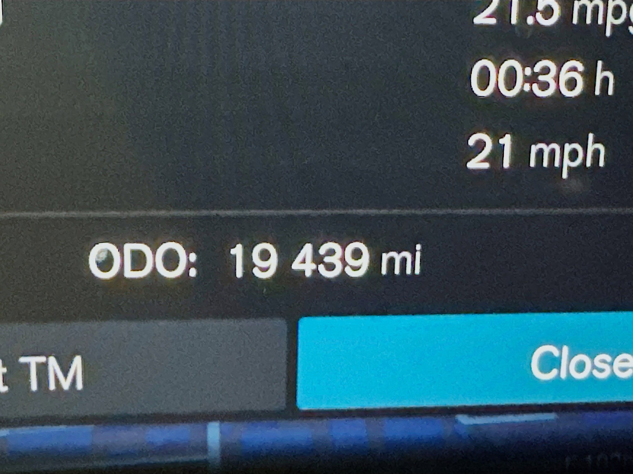 Used 2025 Volvo XC40 B5 Core image 19