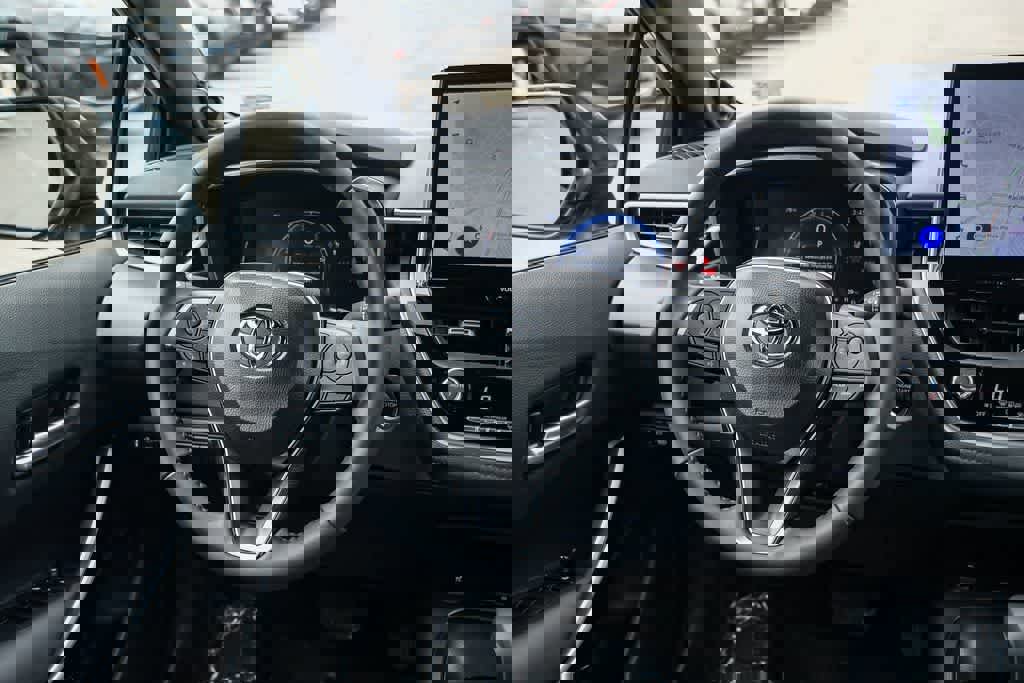 Used 2025 Toyota Corolla XSE image 12