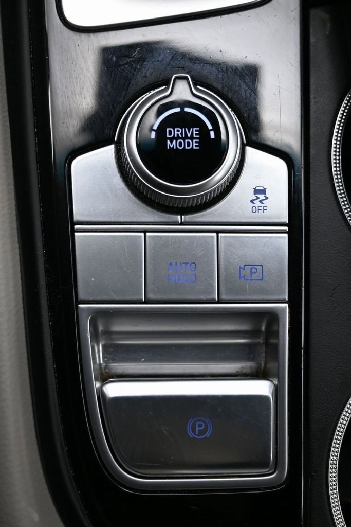 Used 2023 Genesis G70 2.0T image 29