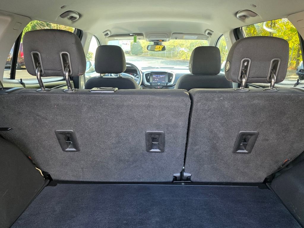 Used 2020 GMC Terrain SLE image 36