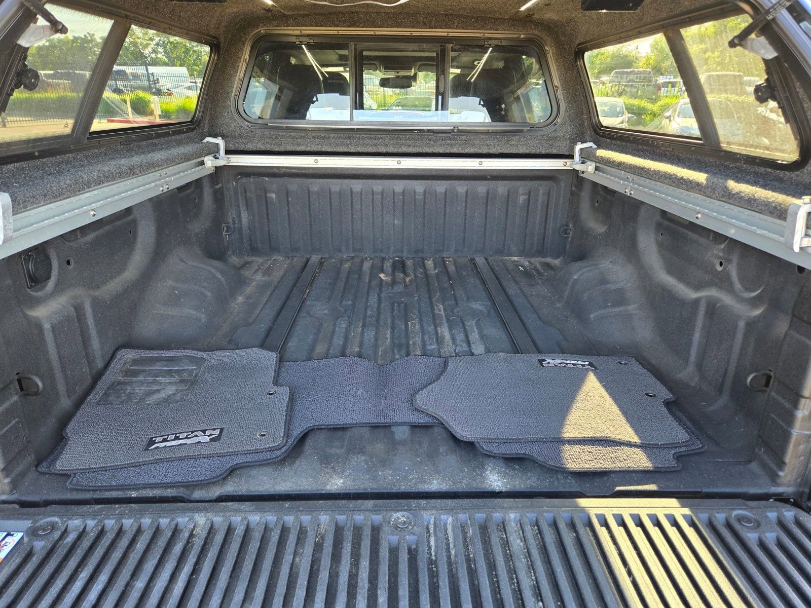 Used 2021 Nissan Titan PRO-4X w/ Pro-4x Convenience Package AWD/4WD image 12