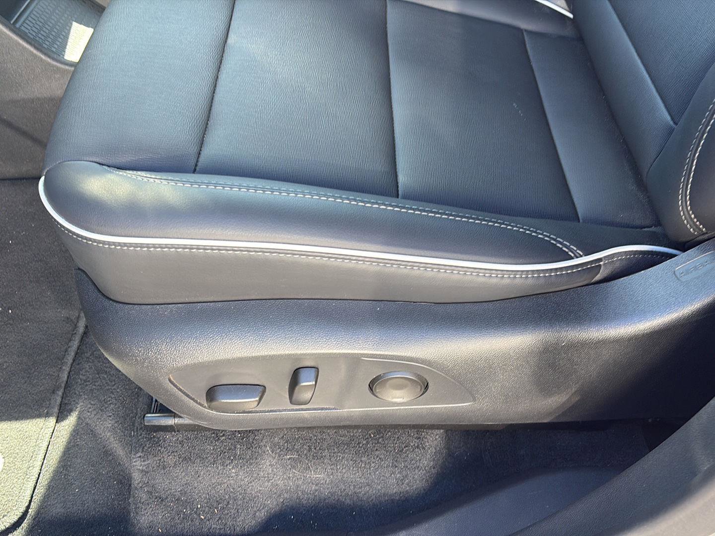 Used 2025 Buick Enclave Preferred image 8