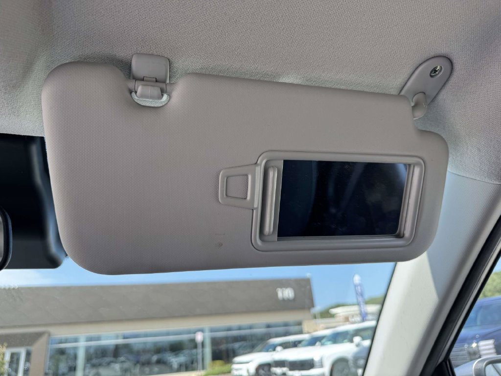 Used 2023 Hyundai Venue SEL FWD image 32