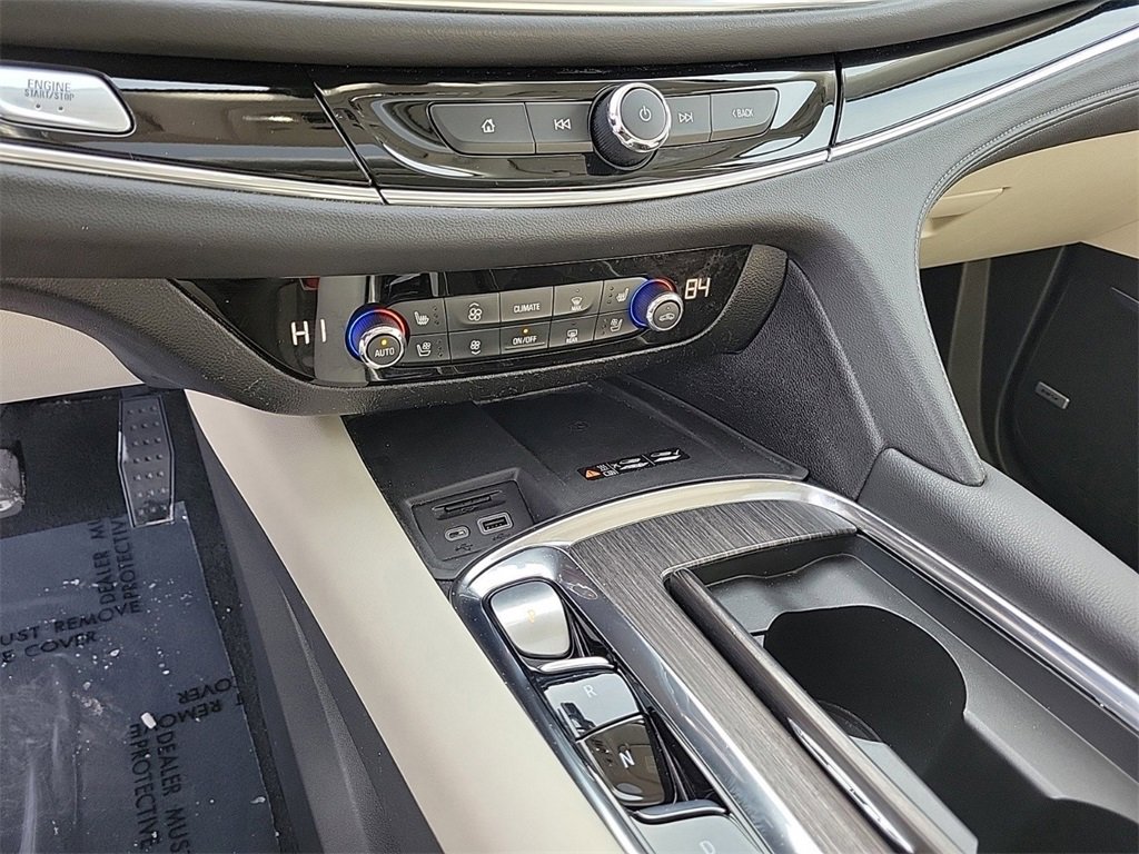 Used 2024 Buick Enclave Avenir w/ Avenir Technology Package image 28