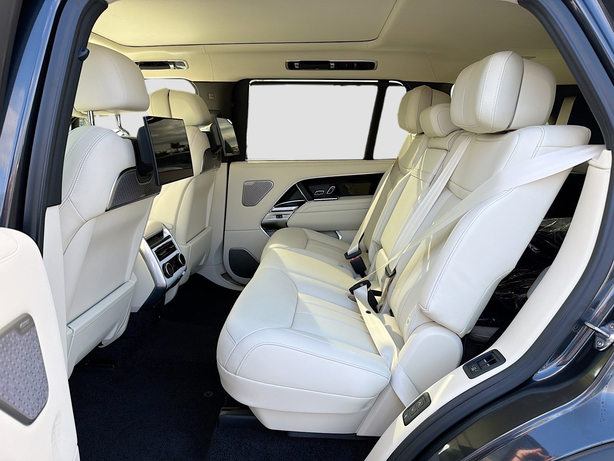 New 2026 Land Rover Range Rover Long Wheelbase Autobiography image 22