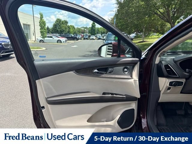 Used 2019 Lincoln Nautilus Reserve w/ Cargo Utility Package FWD image 11