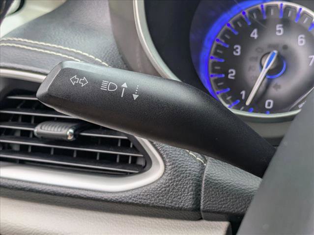 Used 2021 Chrysler Pacifica Touring-L FWD image 12