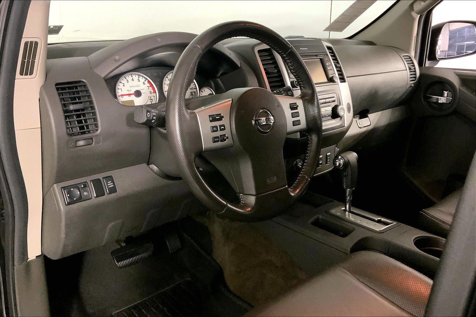 Used 2013 Nissan Xterra PRO-4X w/ Pro-4x Leather Pkg image 14