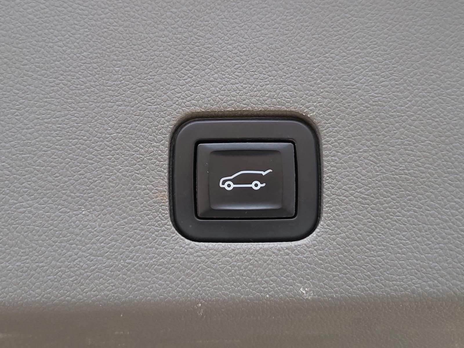 Used 2020 Cadillac XT6 Premium Luxury FWD image 11