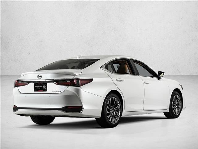 Used 2024 Lexus ES 300h Ultra Luxury w/ Accessory Package (Z1) FWD image 5