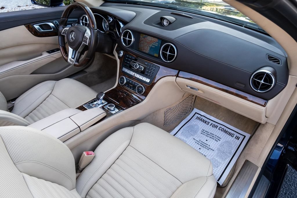 Used 2013 Mercedes-Benz SL 550 w/ Premium Pkg image 28