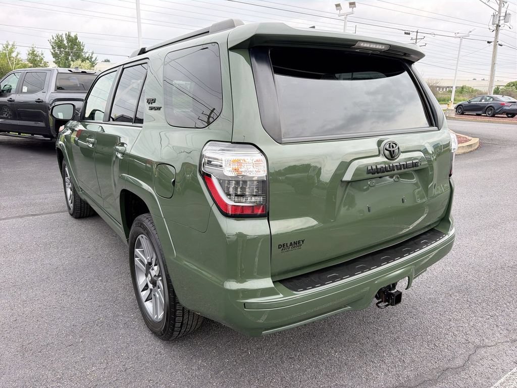 Used 2022 Toyota 4Runner TRD Sport AWD/4WD image 6
