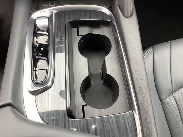 Used 2022 Buick Enclave Essence w/ Sport Touring Edition image 32
