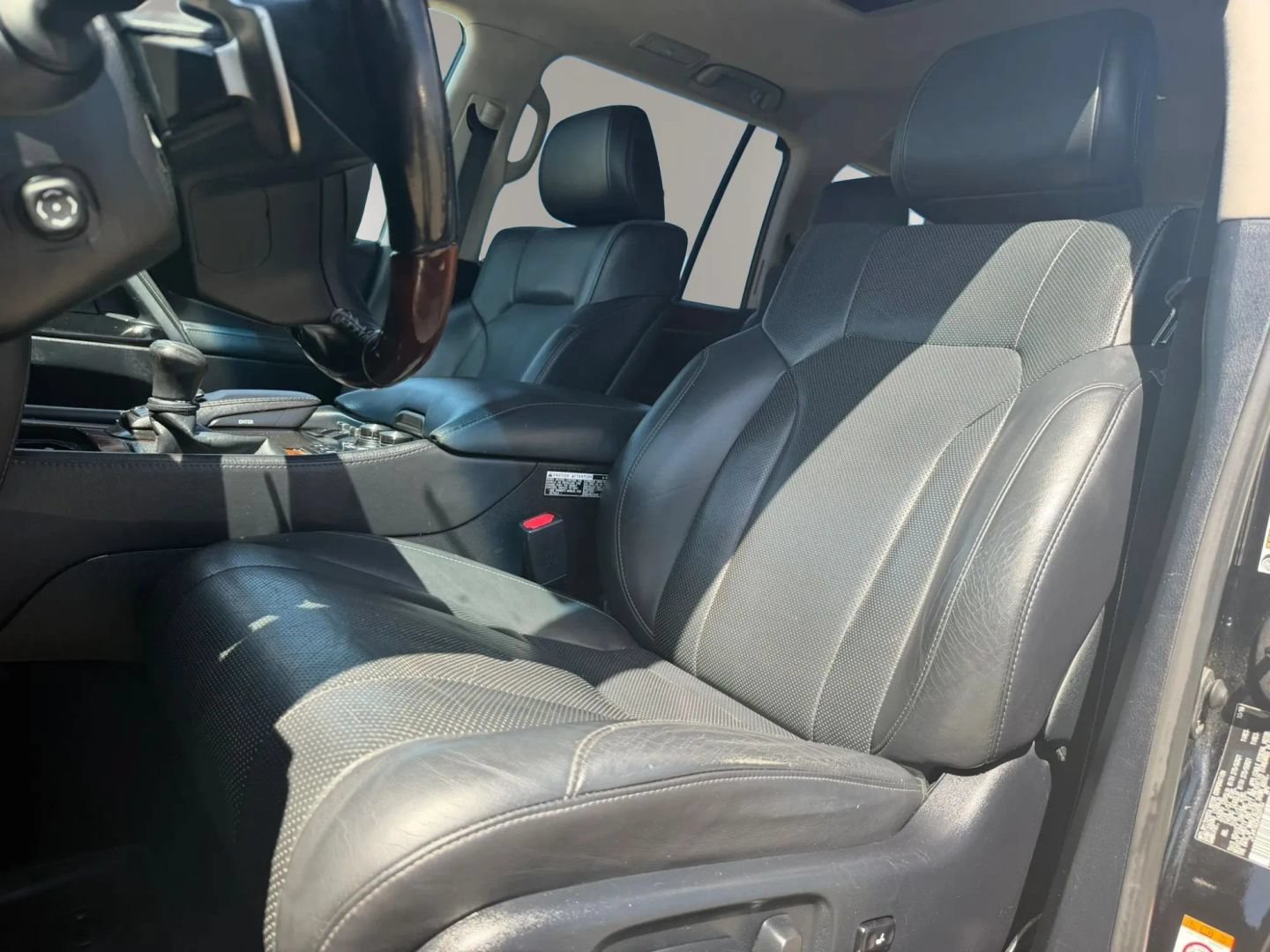 Used 2017 Lexus LX 570 4WD w/ Luxury Package image 11