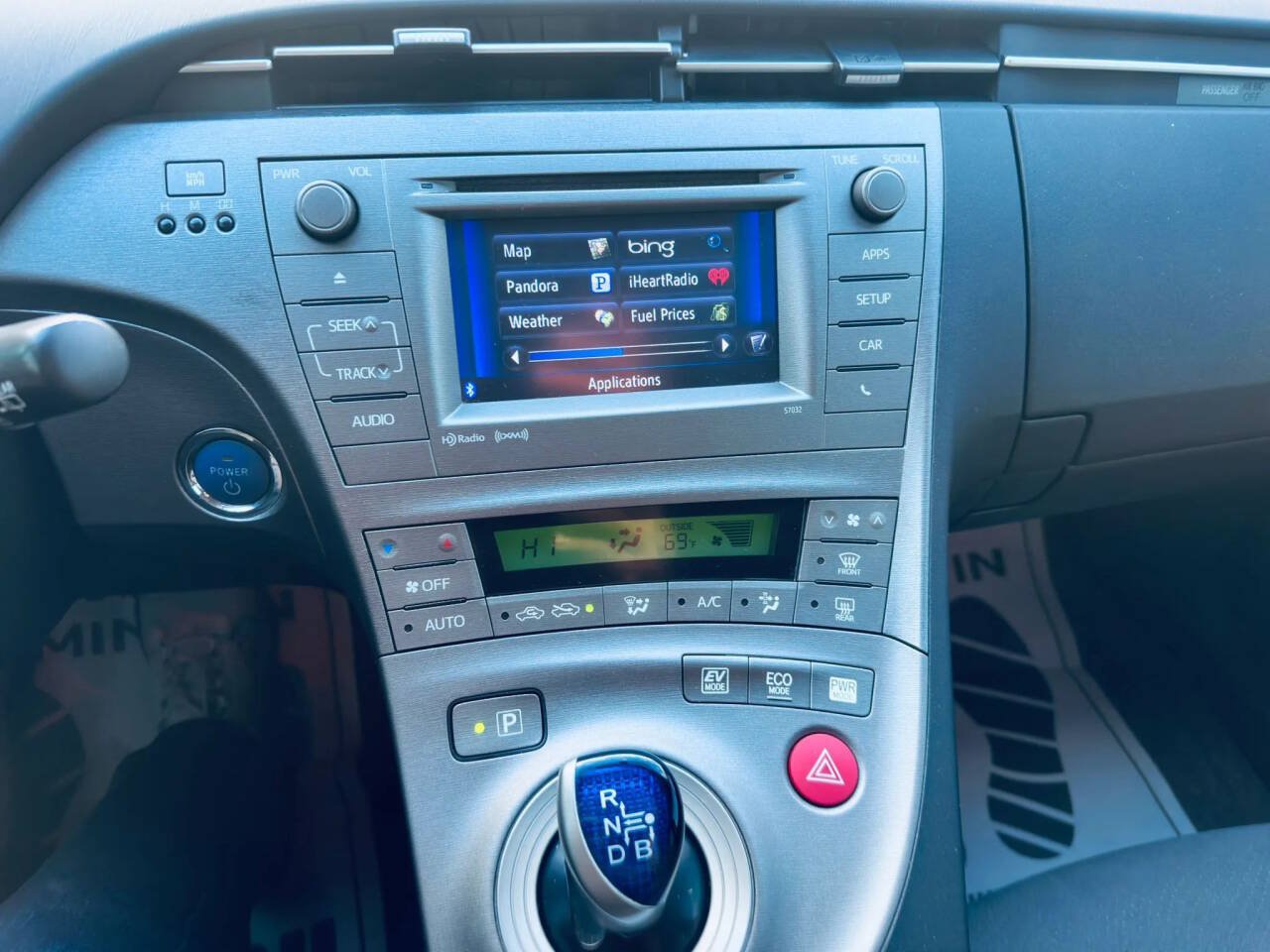 Used 2015 Toyota Prius Three FWD image 17