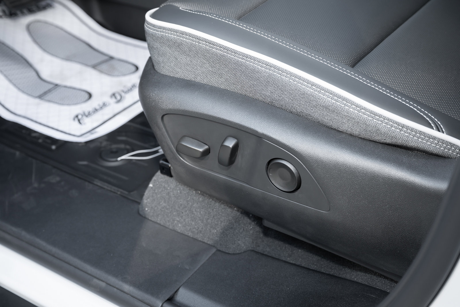 New 2026 GMC Sierra EV Elevation image 19