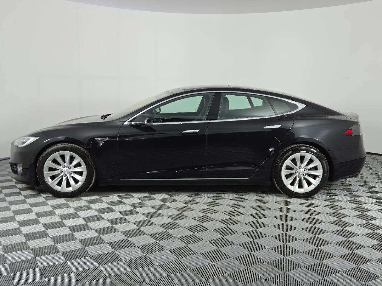 Used 2016 Tesla Model S 70D AWD/4WD image 4