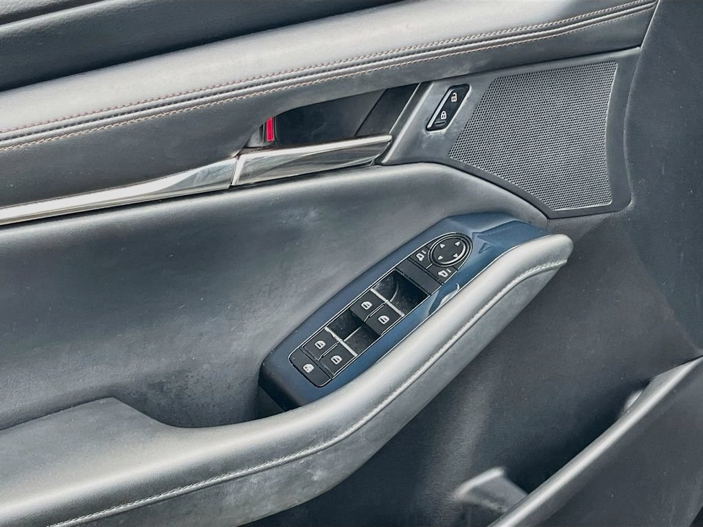 Used 2019 MAZDA MAZDA3 Hatchback FWD image 18