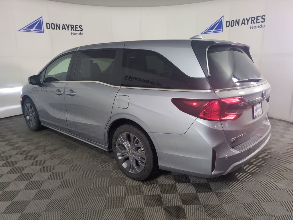 Certified 2025 Honda Odyssey Touring image 4