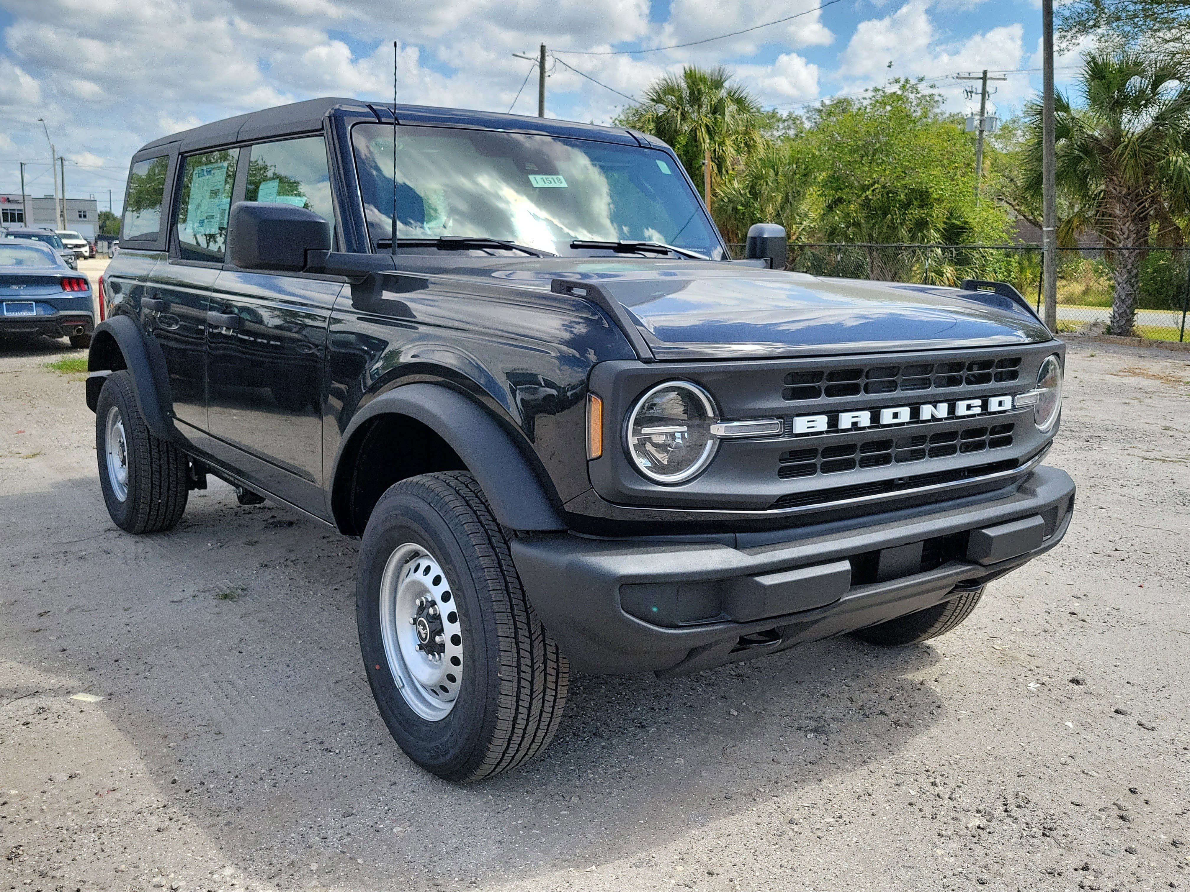 New 2026 Ford Bronco 4-Door AWD/4WD image 2