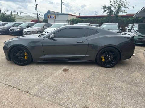 Used 2017 Chevrolet Camaro SS w/ 50th Anniversary Edition RWD image 7