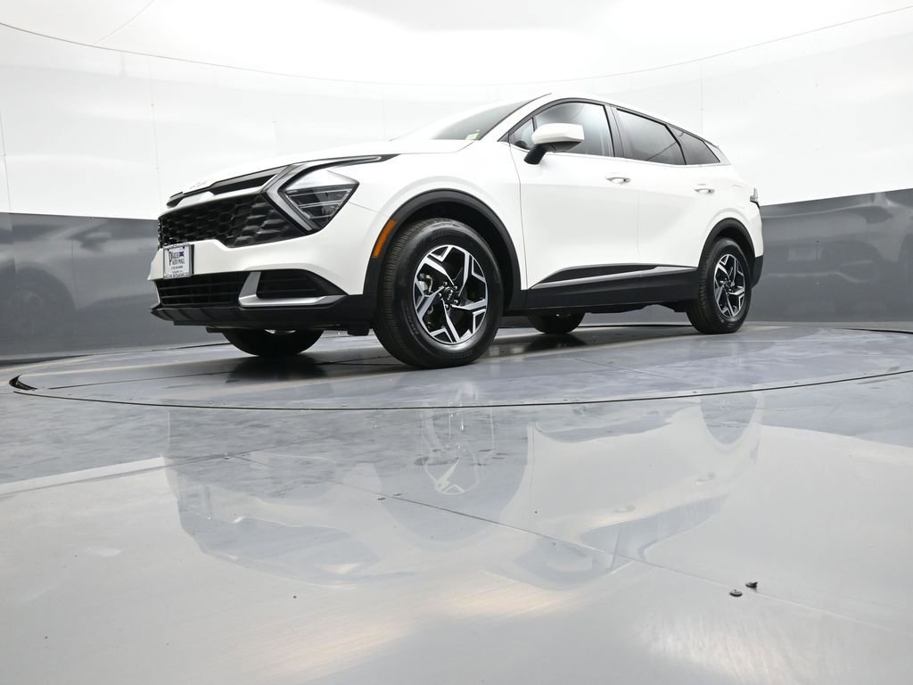 Certified 2025 Kia Sportage LX FWD image 28