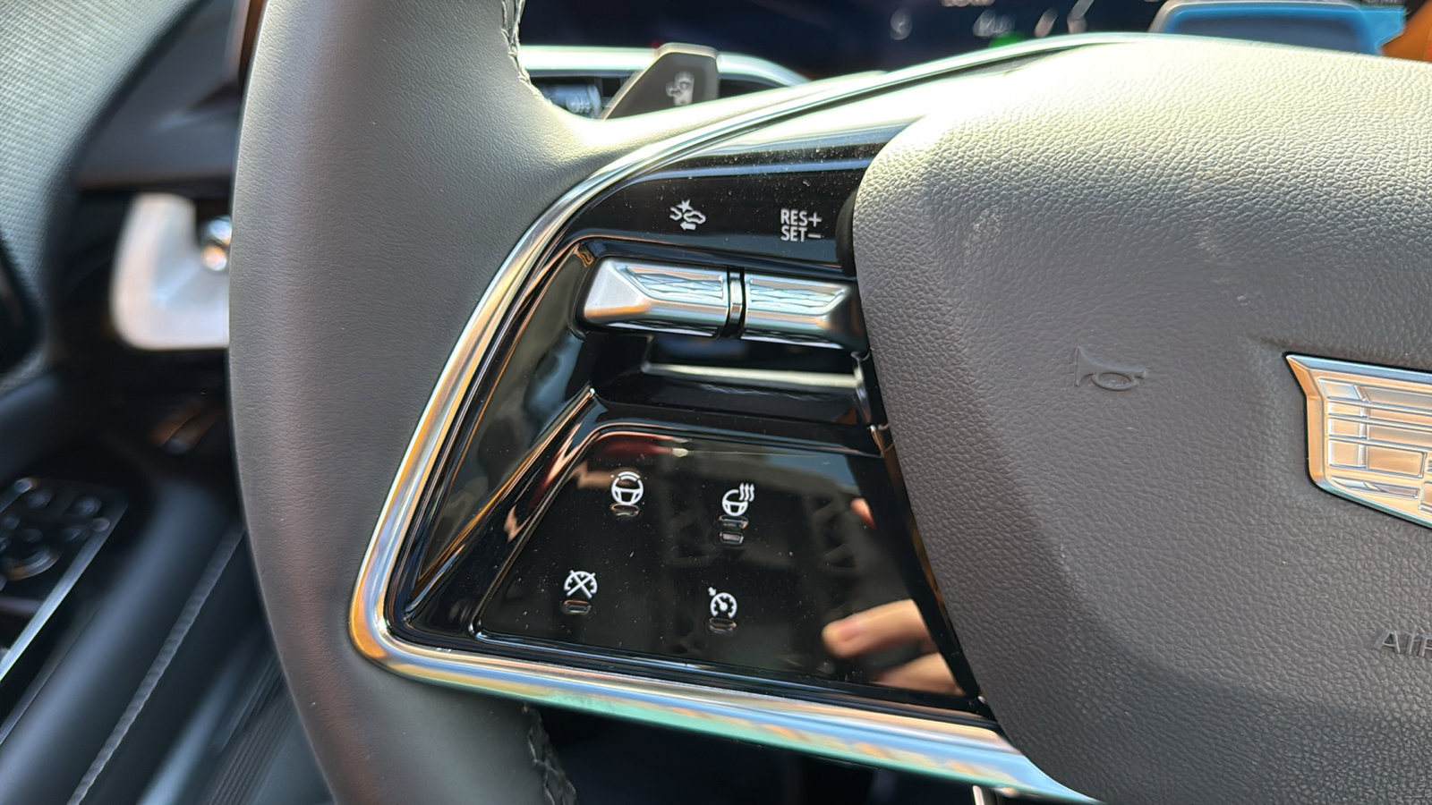 New 2026 Cadillac Optiq Luxury 1 image 15