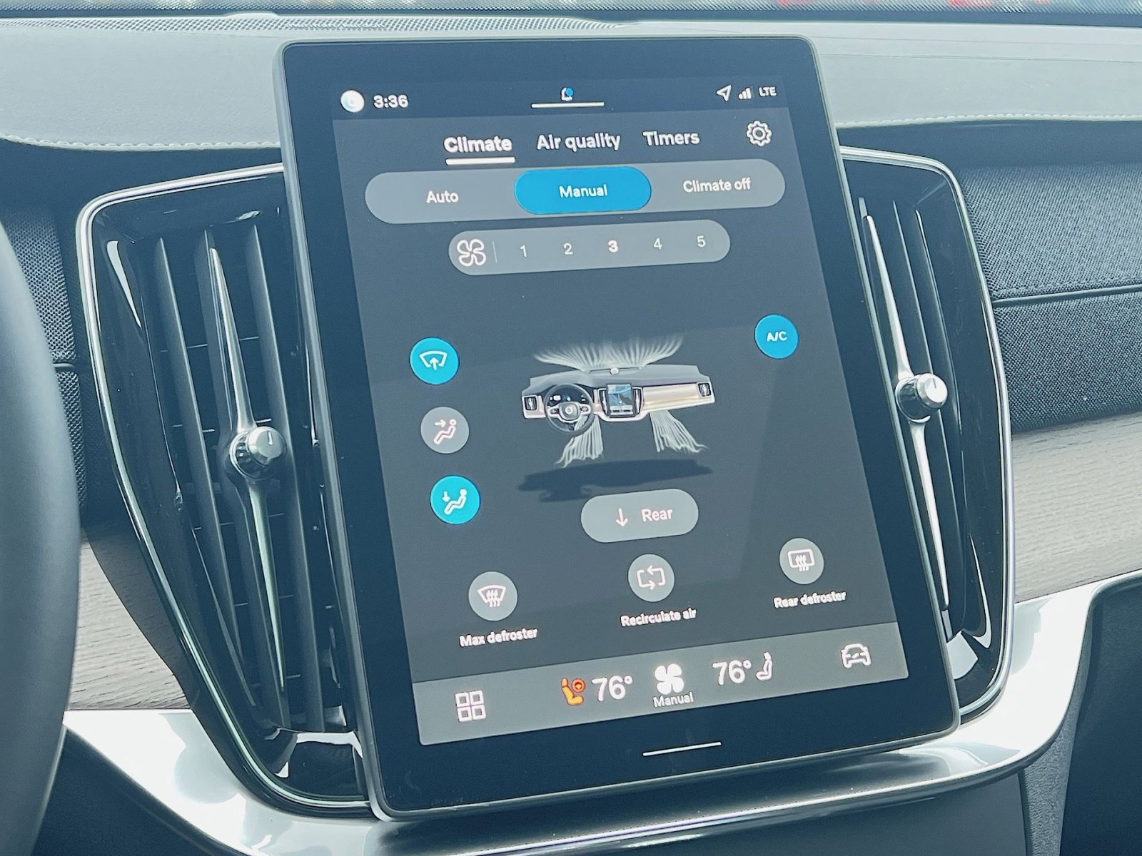 New 2026 Volvo XC90 B6 Plus w/ Protection Package Premier image 21