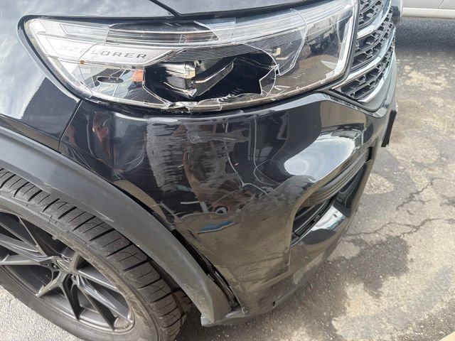 Used 2024 Ford Explorer XLT AWD/4WD image 3