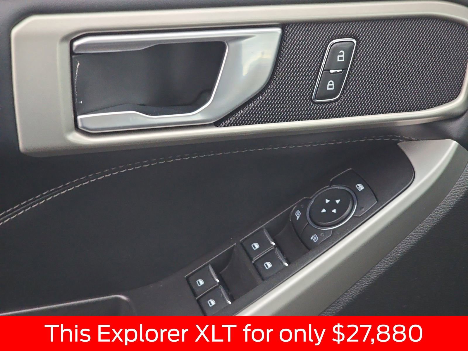 Used 2023 Ford Explorer XLT w/ Equipment Group 202A RWD image 38