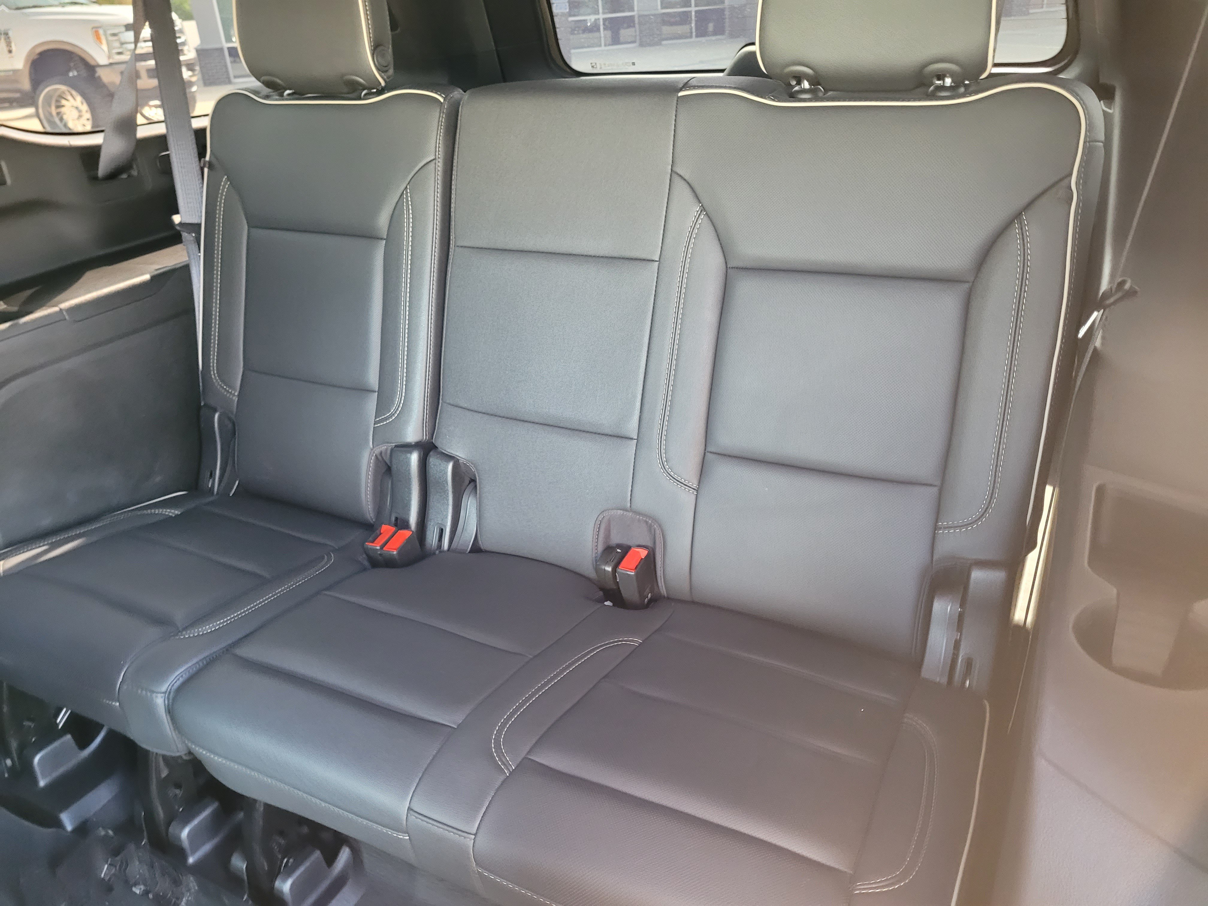 Used 2022 Chevrolet Suburban Premier AWD/4WD image 27