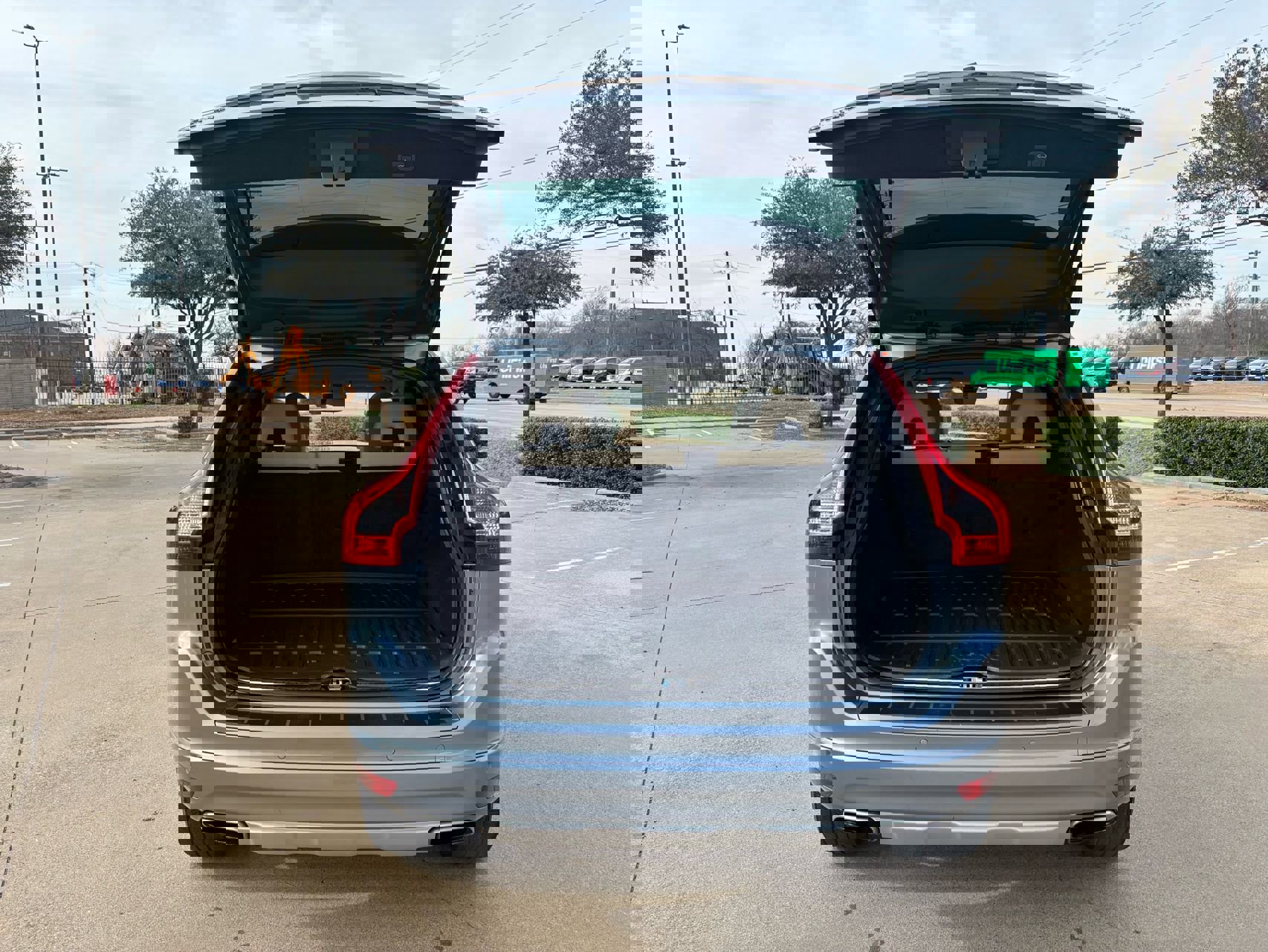 Used 2017 Volvo XC60 T5 Inscription w/ Preferred Option Package image 7