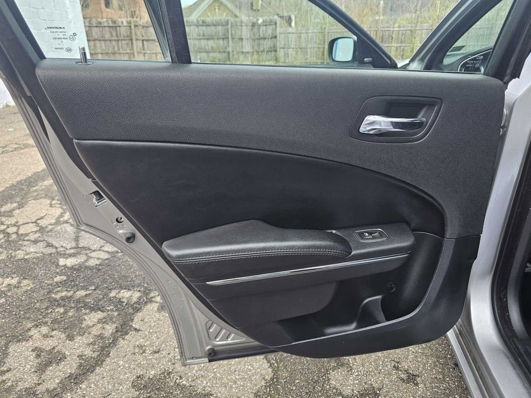 Used 2013 Dodge Charger SXT image 23