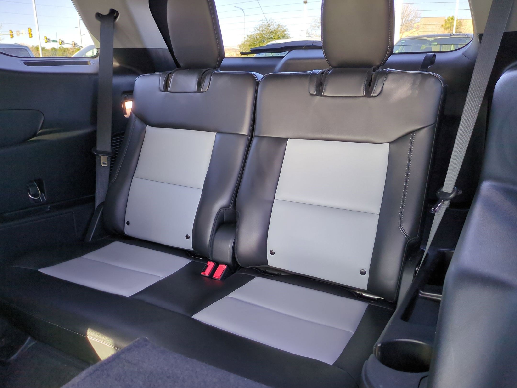 Used 2022 Ford Explorer XLT w/ Equipment Group 202A image 35