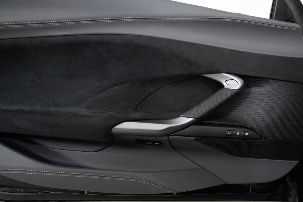 Used 2025 Ferrari 296 GTS image 31