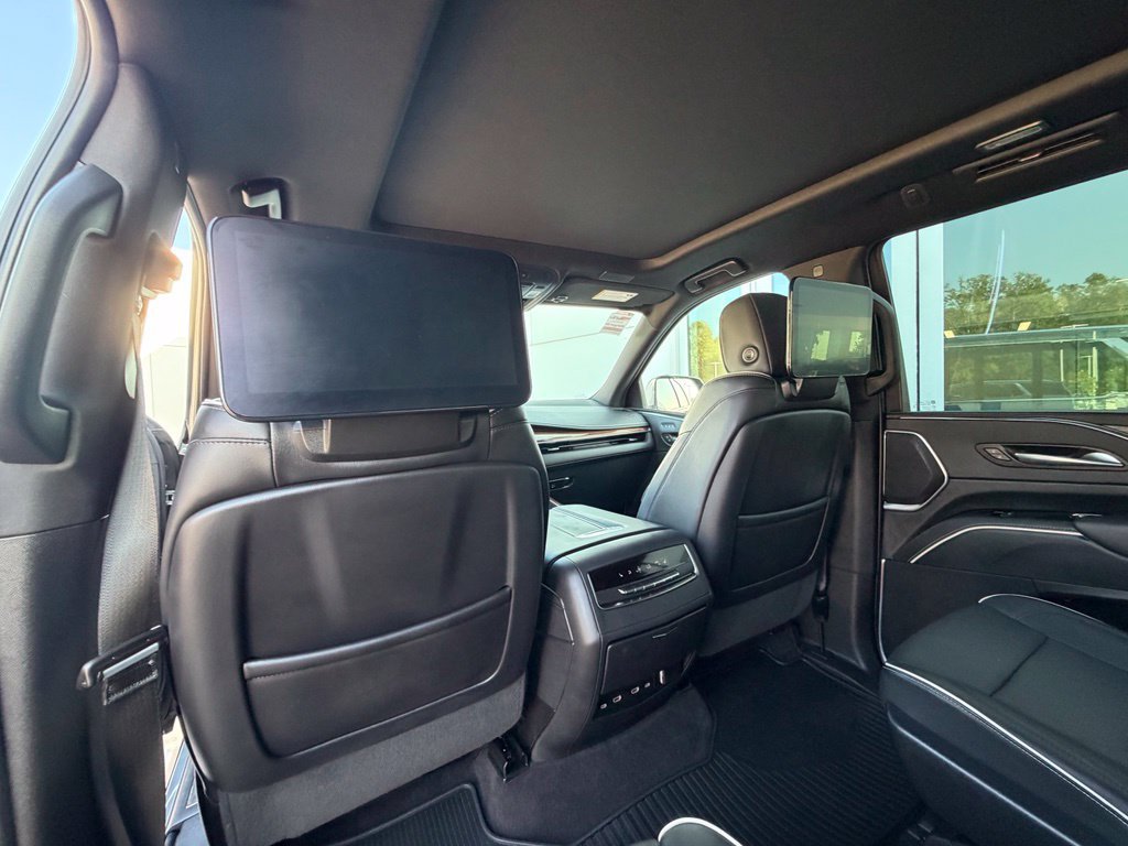 Used 2023 Cadillac Escalade Sport Platinum w/ LPO, ONYX Package AWD/4WD image 18