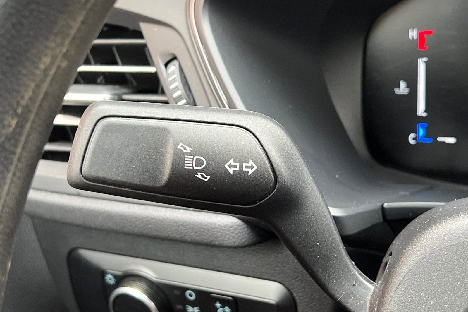 Used 2025 Ford Escape Active image 33