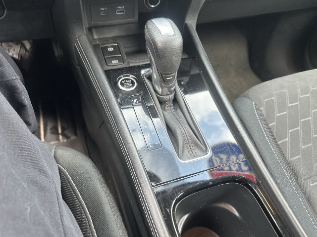 Used 2024 Nissan Kicks SV w/ Interior Electronics Package FWD image 25