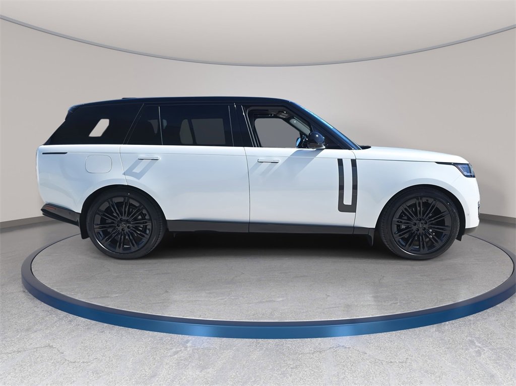 New 2026 Land Rover Range Rover Long Wheelbase SE image 4