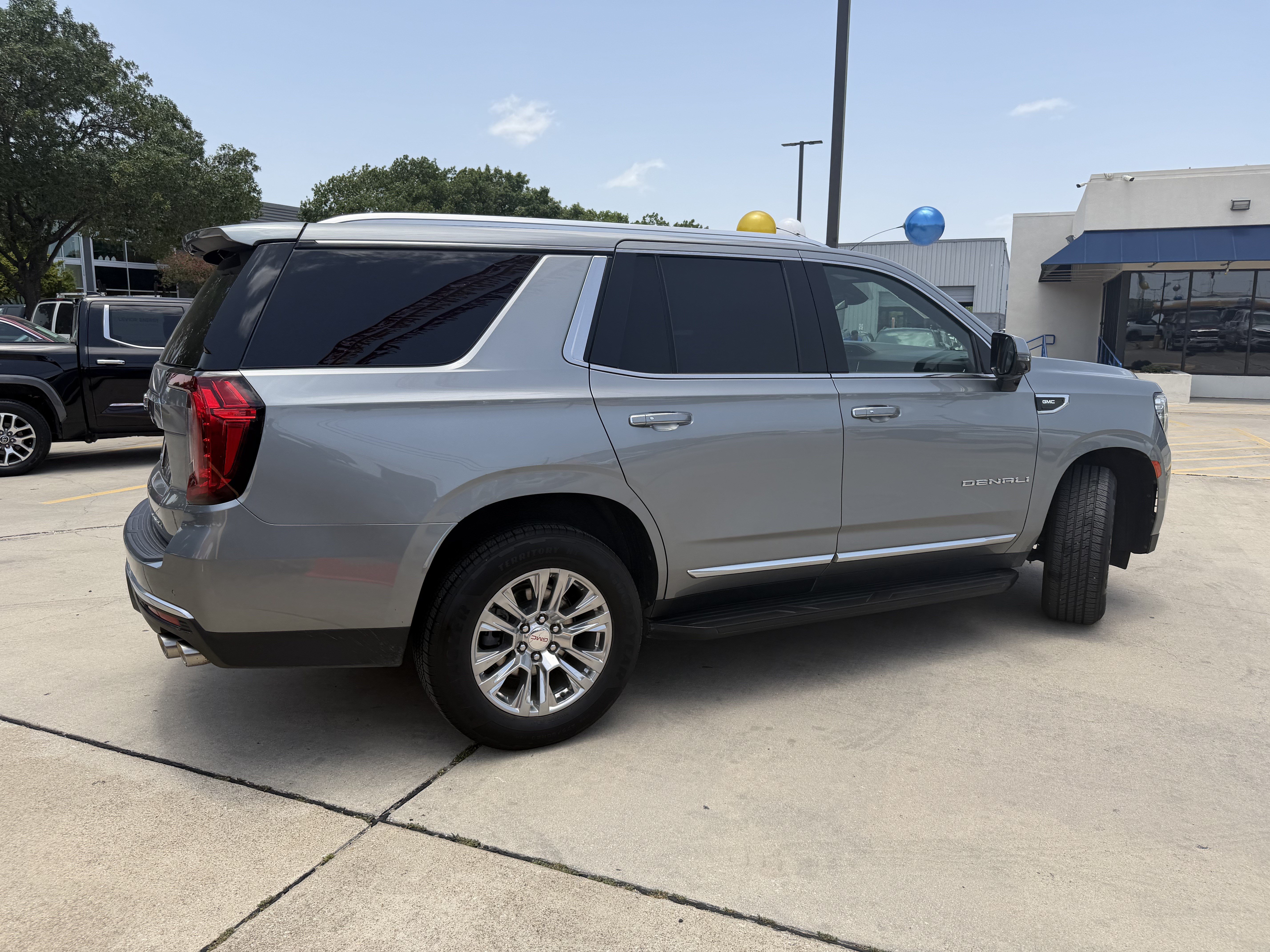 Used 2023 GMC Yukon Denali RWD image 5
