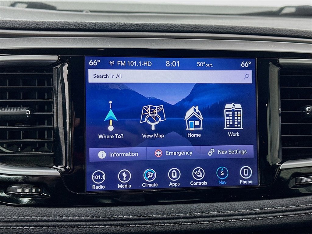 Used 2018 Chrysler Pacifica Limited image 13