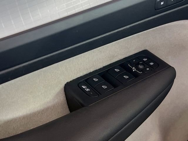 Used 2021 Volvo XC40 T5 Momentum w/ Protection Package Premier image 16