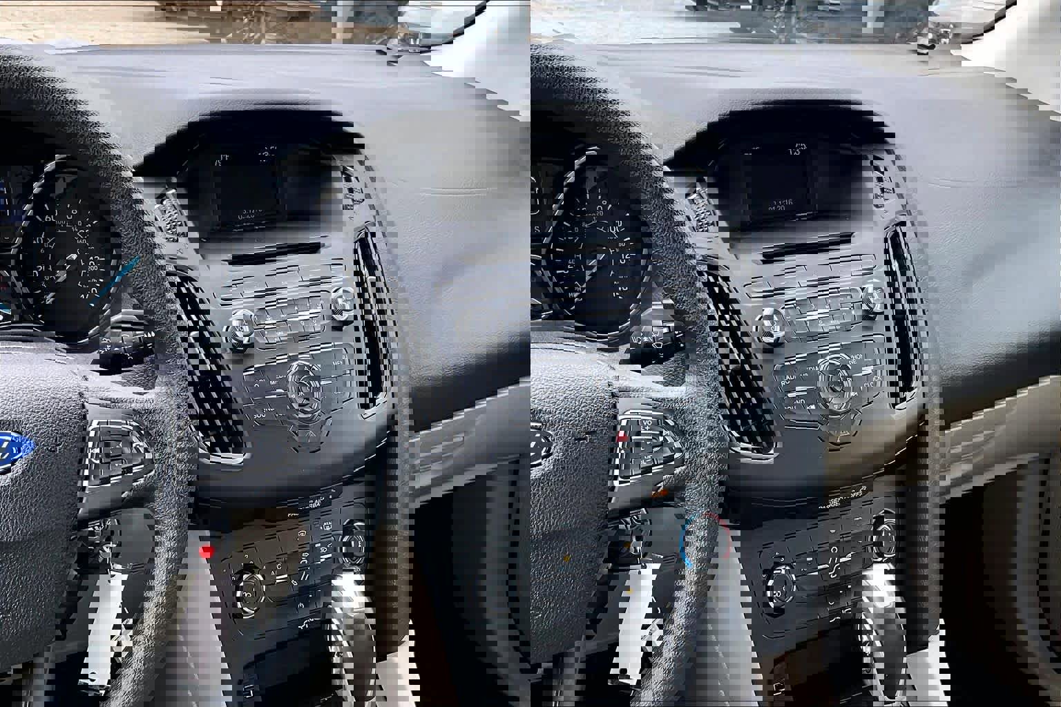 Used 2015 Ford Focus SE image 7